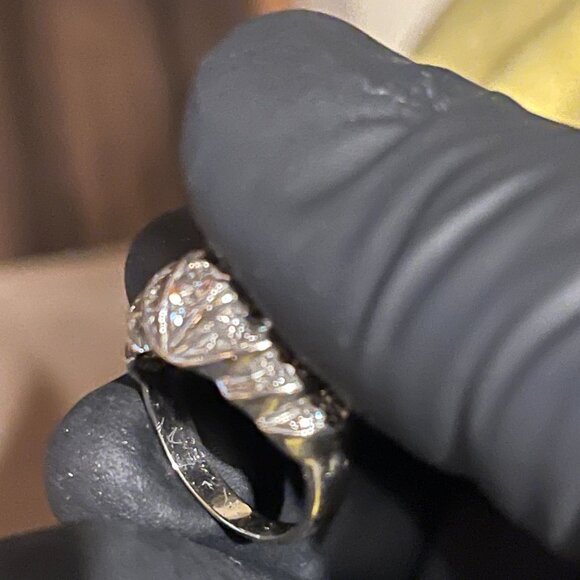 LADYS RING - Picture 4 of 9